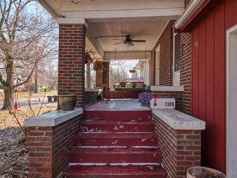 1309 S Fell Ave, Normal, IL 61761 photo 4