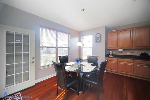5797 Red Oak Dr, Hoffman Estates, IL 60192 photo 8