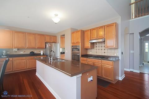5797 Red Oak Dr, Hoffman Estates, IL 60192 photo 5