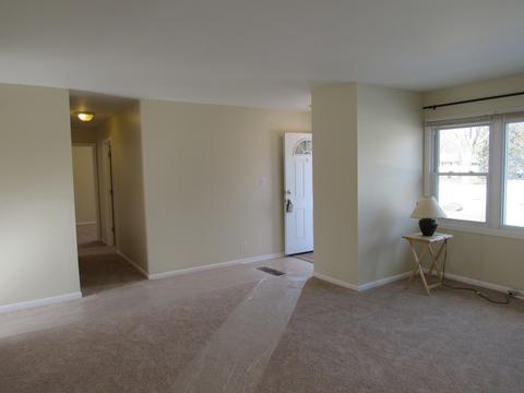 35 Circle Drive East Dr, Montgomery, IL 60538 photo 3