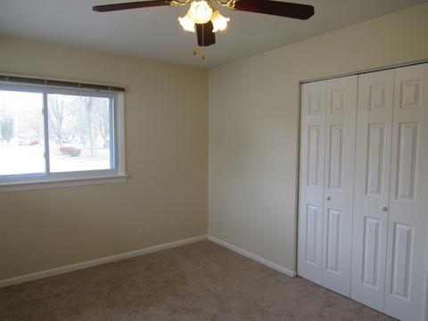35 Circle Drive East Dr, Montgomery, IL 60538 photo 15