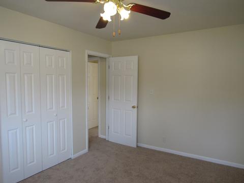35 Circle Drive East Dr, Montgomery, IL 60538 photo 16