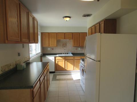 35 Circle Drive East Dr, Montgomery, IL 60538 photo 9