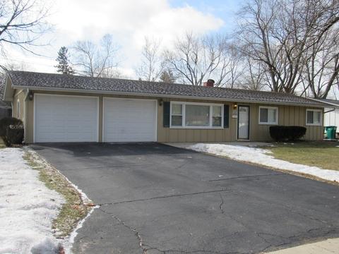 35 Circle Drive East Dr, Montgomery, IL 60538 photo 1