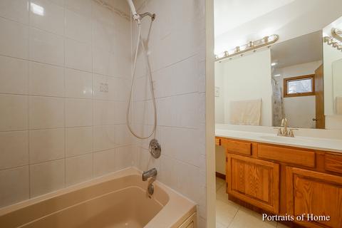 220 N Prospect Ave, Bartlett, IL 60103 photo 9