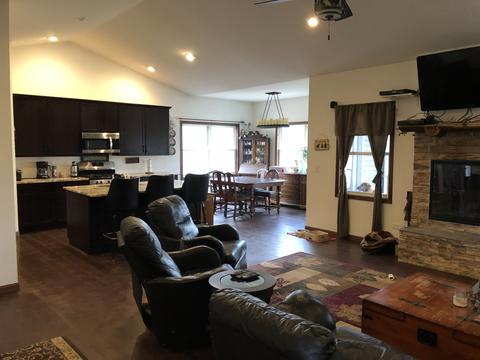 110 E 7th St E, Spring Valley, IL 61362 photo 3
