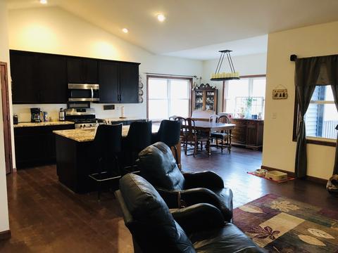 110 E 7th St E, Spring Valley, IL 61362 photo 4