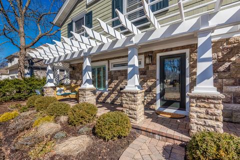 1949 Gladstone Dr, Wheaton, IL 60189 photo 4