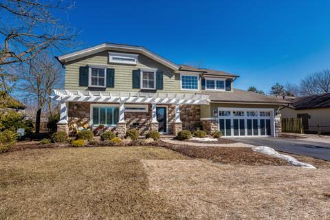 1949 Gladstone Dr, Wheaton, IL 60189 photo 2