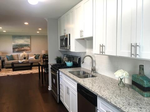 743 S Merle Ln, Wheeling, IL 60090 photo 2