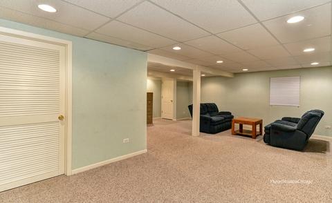 625 Equestrian Dr, Wheeling, IL 60090 photo 25