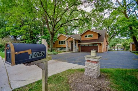 1065 N Harrison St, Algonquin, IL 60102 photo 1
