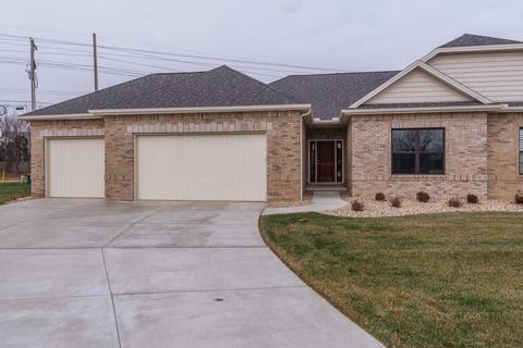 2 Bent Ct, Bloomington, IL 61704 photo 1