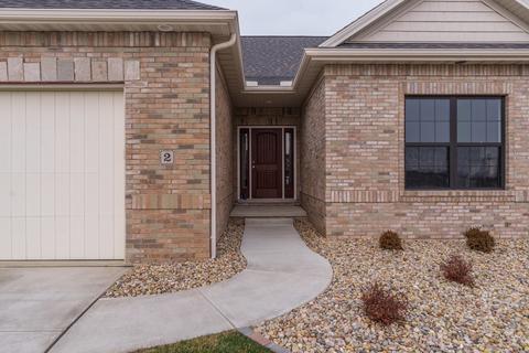 2 Bent Ct, Bloomington, IL 61704 photo 2