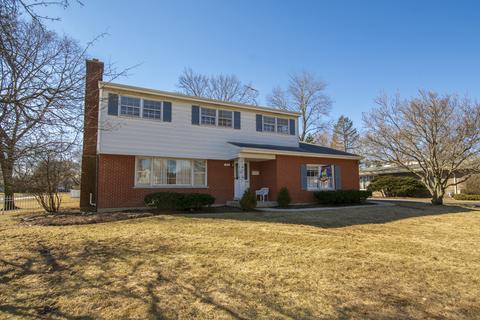 140 Fairway Ln, Wheaton, IL 60189 photo 1