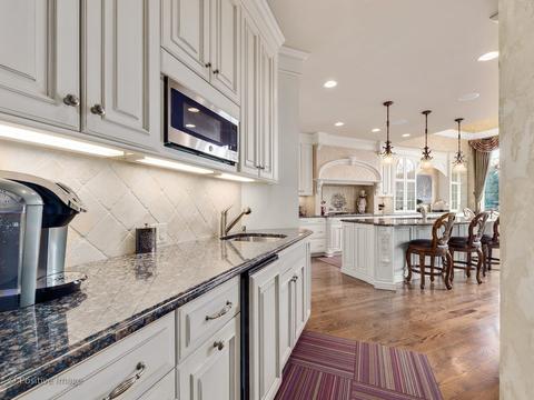 8269 Greystone Ct, Burr Ridge, IL 60527 photo 16