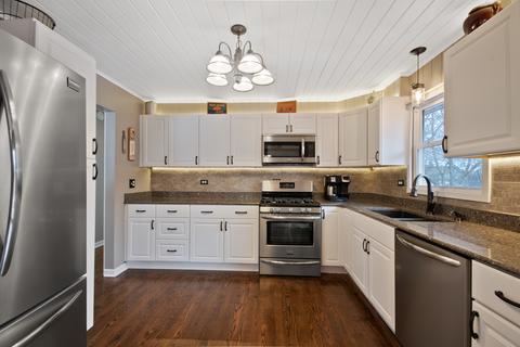509 Castle Rd, Mchenry, IL 60050 photo 4