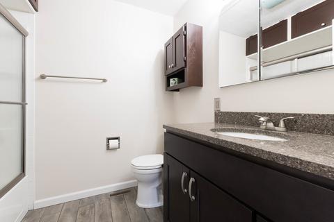 509 Castle Rd, Mchenry, IL 60050 photo 12