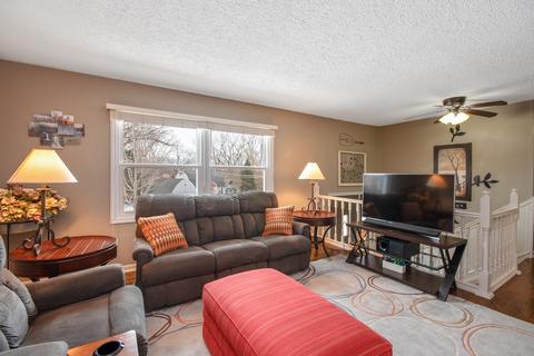 509 Castle Rd, Mchenry, IL 60050 photo 7