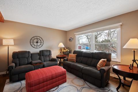 509 Castle Rd, Mchenry, IL 60050 photo 8