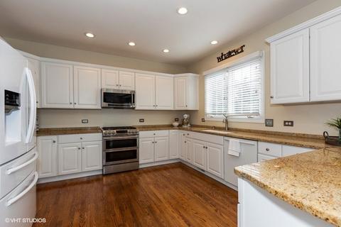 3908 Grassmere Rd, Naperville, IL 60564 photo 3