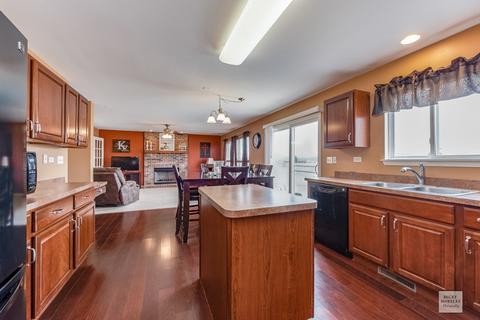 941 Canham St, Plano, IL 60545 photo 10