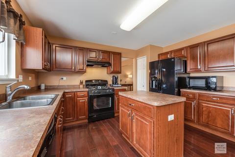 941 Canham St, Plano, IL 60545 photo 9