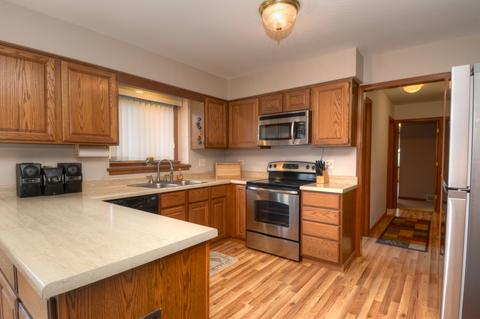 512 Greens View Dr, Algonquin, IL 60102 photo 4