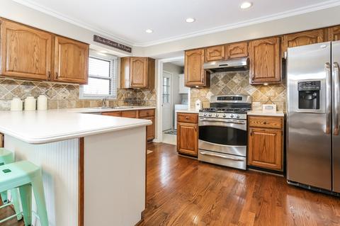 5502 Silentbrook Ln, Rolling Meadows, IL 60008 photo 10