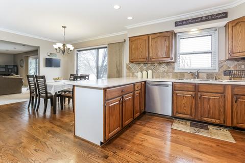 5502 Silentbrook Ln, Rolling Meadows, IL 60008 photo 12