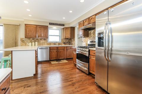5502 Silentbrook Ln, Rolling Meadows, IL 60008 photo 11