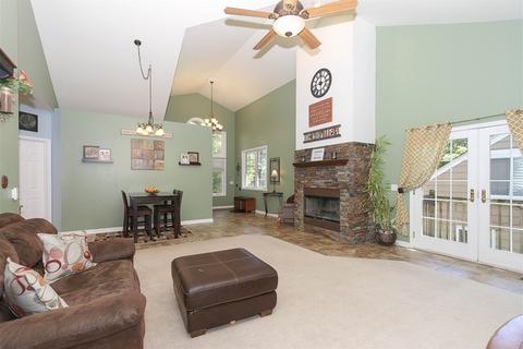 125 Brook St, Algonquin, IL 60102 photo 2
