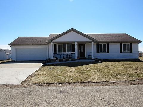 335 Richardson Dr, Weldon, IL 61882 photo 1