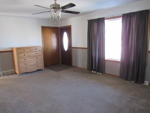 335 Richardson Dr, Weldon, IL 61882 photo 8