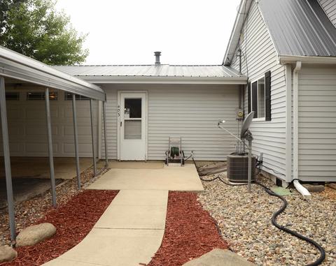 403 N Jackson St, Philo, IL 61864 photo 4