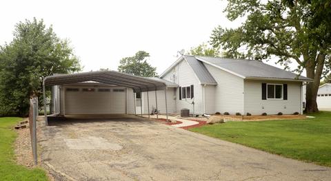 403 N Jackson St, Philo, IL 61864 photo 2