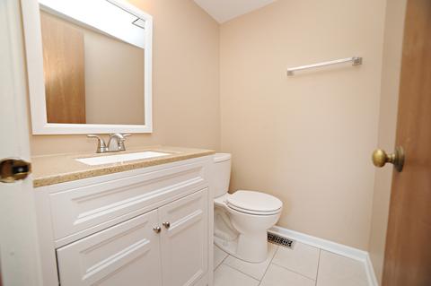4574 Opal Dr, Hoffman Estates, IL 60192 photo 17