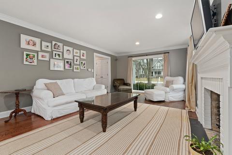 2 S259 Arrowhead Dr, Wheaton, IL 60189 photo 3