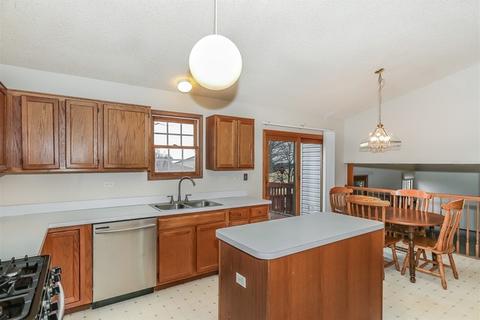 1052 Trillium Ln, Bartlett, IL 60103 photo 9