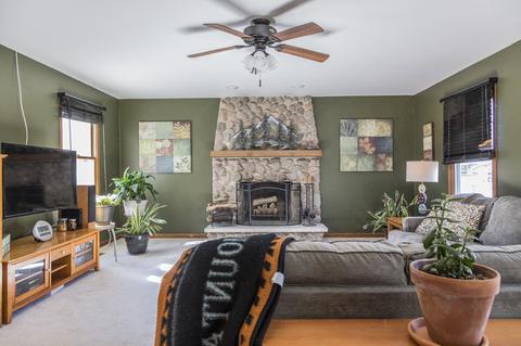 407 Surrey Rd, Bartlett, IL 60103 photo 4