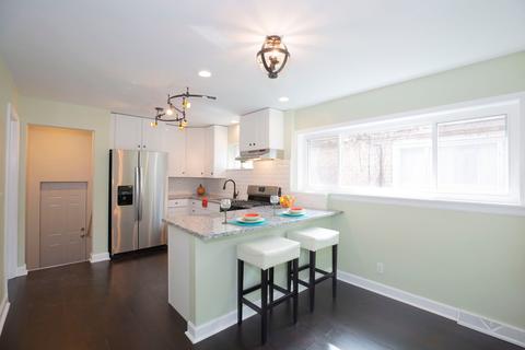 9655 S Prairie Ave, Chicago, IL 60628 photo 3