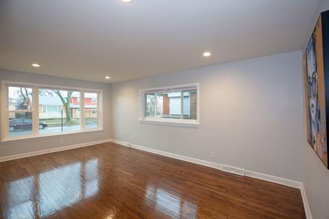 9655 S Prairie Ave, Chicago, IL 60628 photo 7