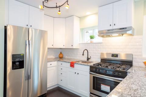 9655 S Prairie Ave, Chicago, IL 60628 photo 5
