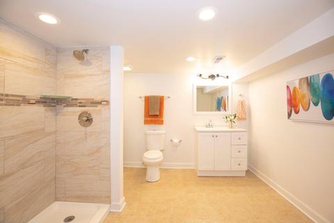 9655 S Prairie Ave, Chicago, IL 60628 photo 17