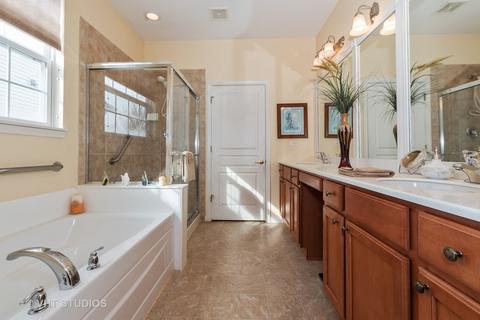 2443 Rolling Rdg Ln, Elgin, IL 60124 photo 12