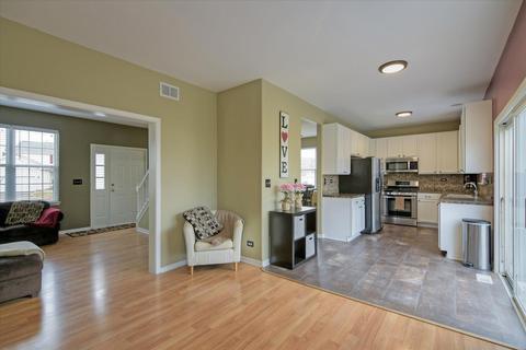 28905 Sawmill Ln, Lakemoor, IL 60051 photo 10