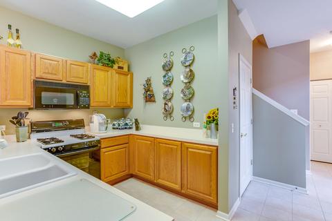 57 Bay Dr, Itasca, IL 60143 photo 9