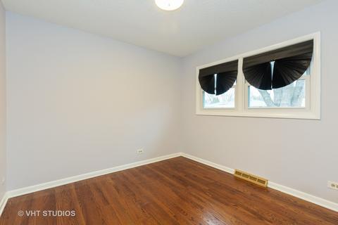1716 Maple Ln, Elgin, IL 60123 photo 7