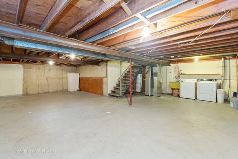 1716 Maple Ln, Elgin, IL 60123 photo 9
