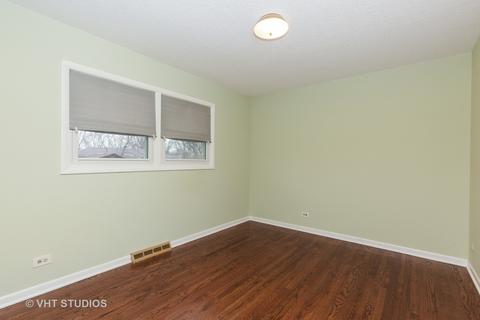 1716 Maple Ln, Elgin, IL 60123 photo 6